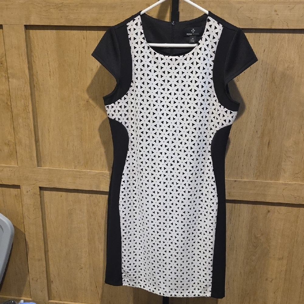 (J1) Ronni Nicole Black and White Geometric Mini Dress Sz 12